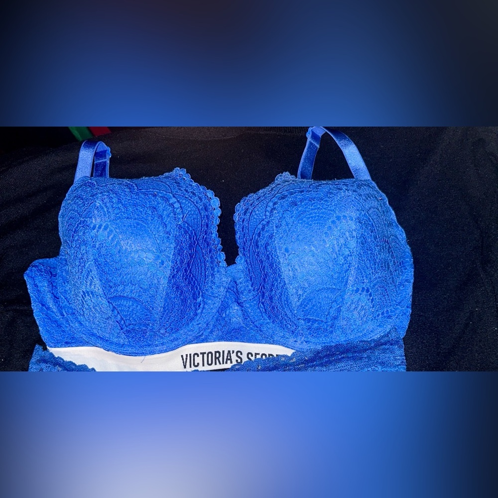 Victoria's Secret Vibrant Blue Lace Bra